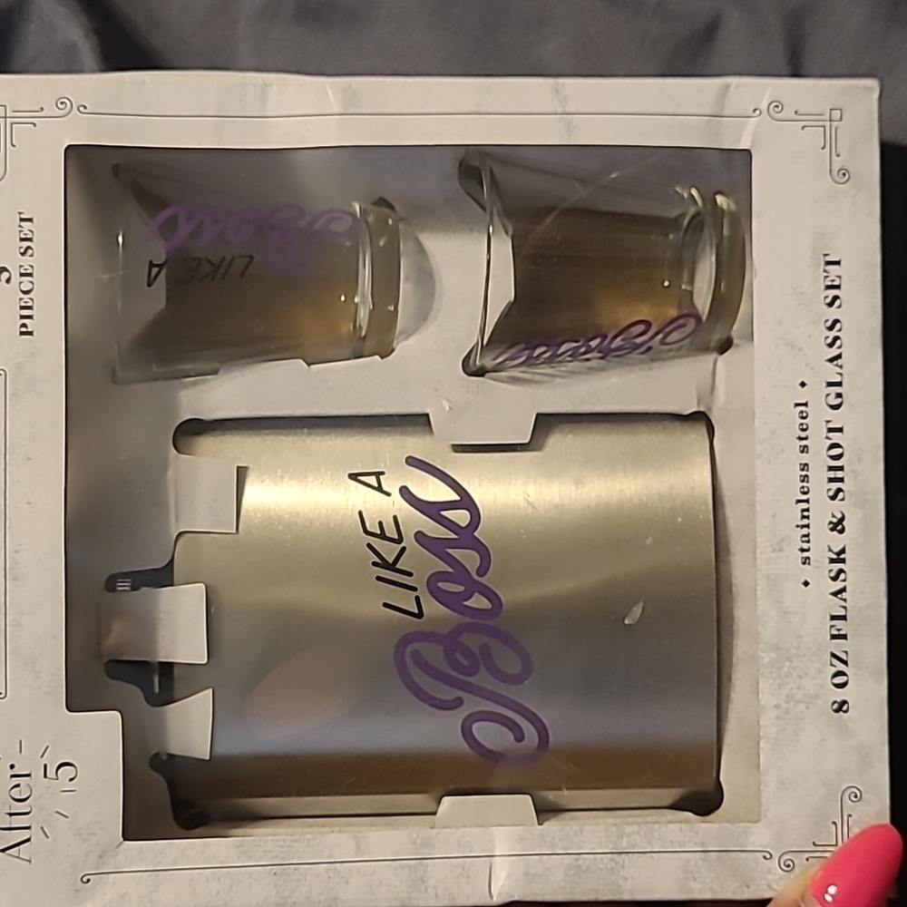 Flask & shot glass set
